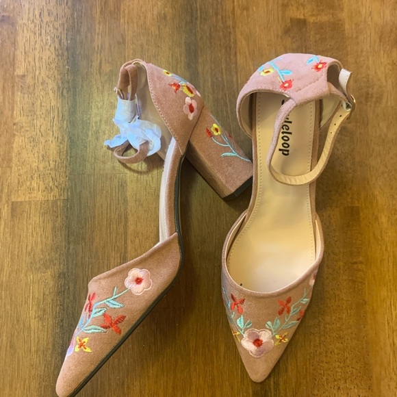 Styleloop Shoes - Styleloop NWOT heels women’s 41, 10.5 US light pink/mauve embroidered floral